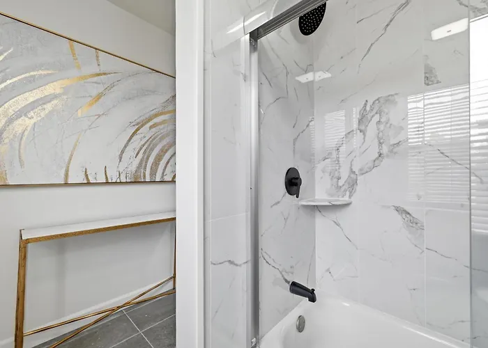 Dormont, !c Modern & Unique Private Bedroom With Shared Bathroom Homestay *