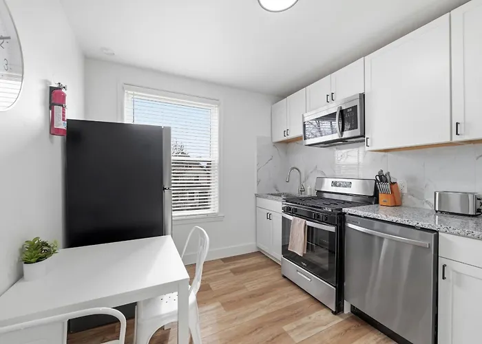 Dormont, !c Modern & Unique Private Bedroom With Shared Bathroom * Pittsburgh